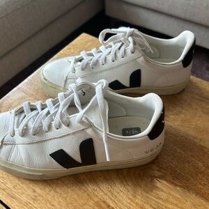Veja Campo Sneaker Black and White Women 8